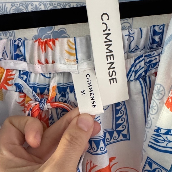 Commense Set Medium NWT Summer Blue and White Top and Shorts - Picture 5 of 10